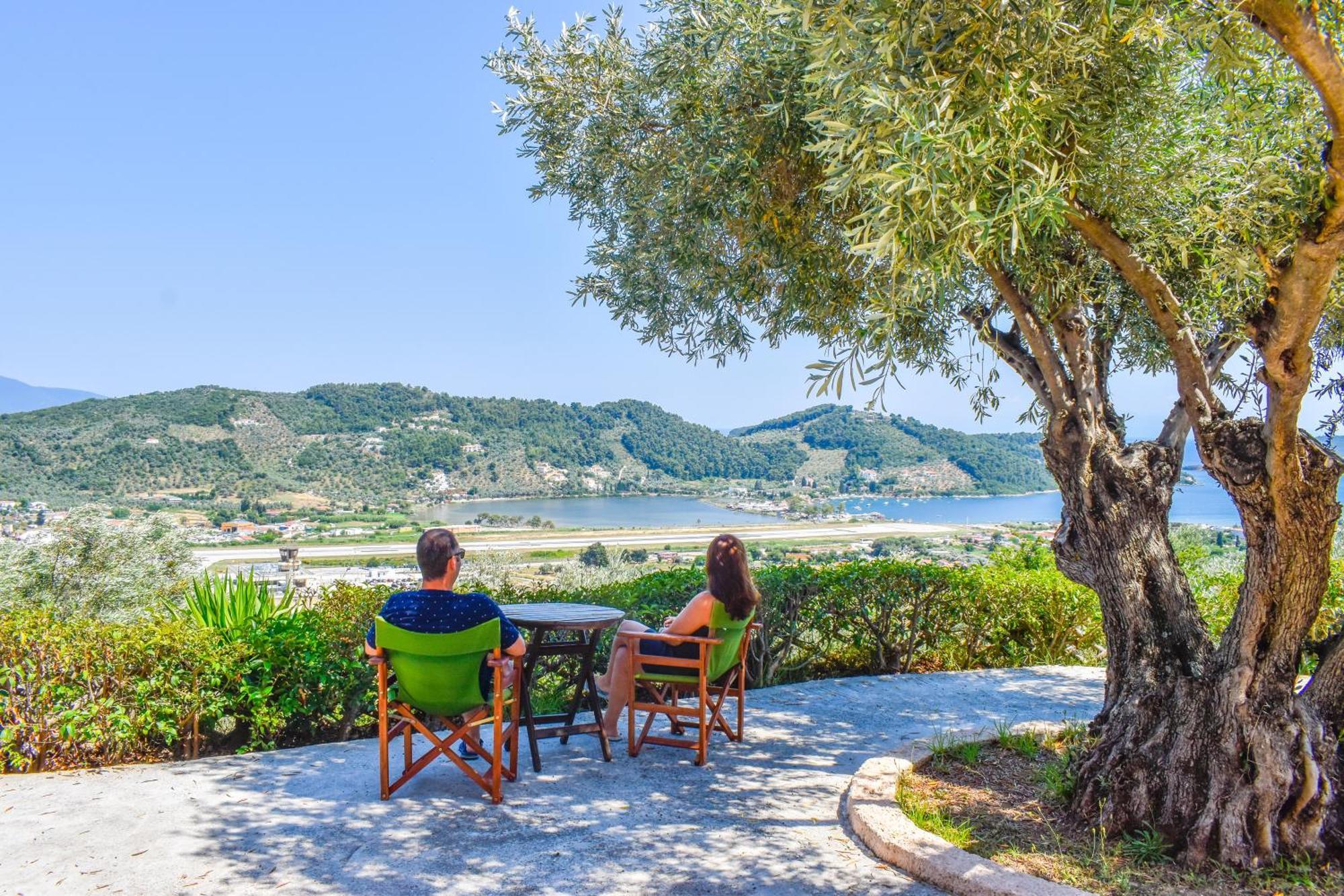 Apartments Villa L&M Skiathos Kalivia  Bagian luar foto