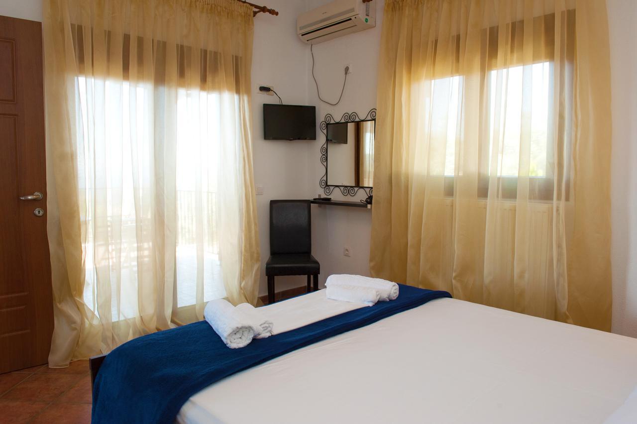Apartments Villa L&M Skiathos Kalivia  Bagian luar foto