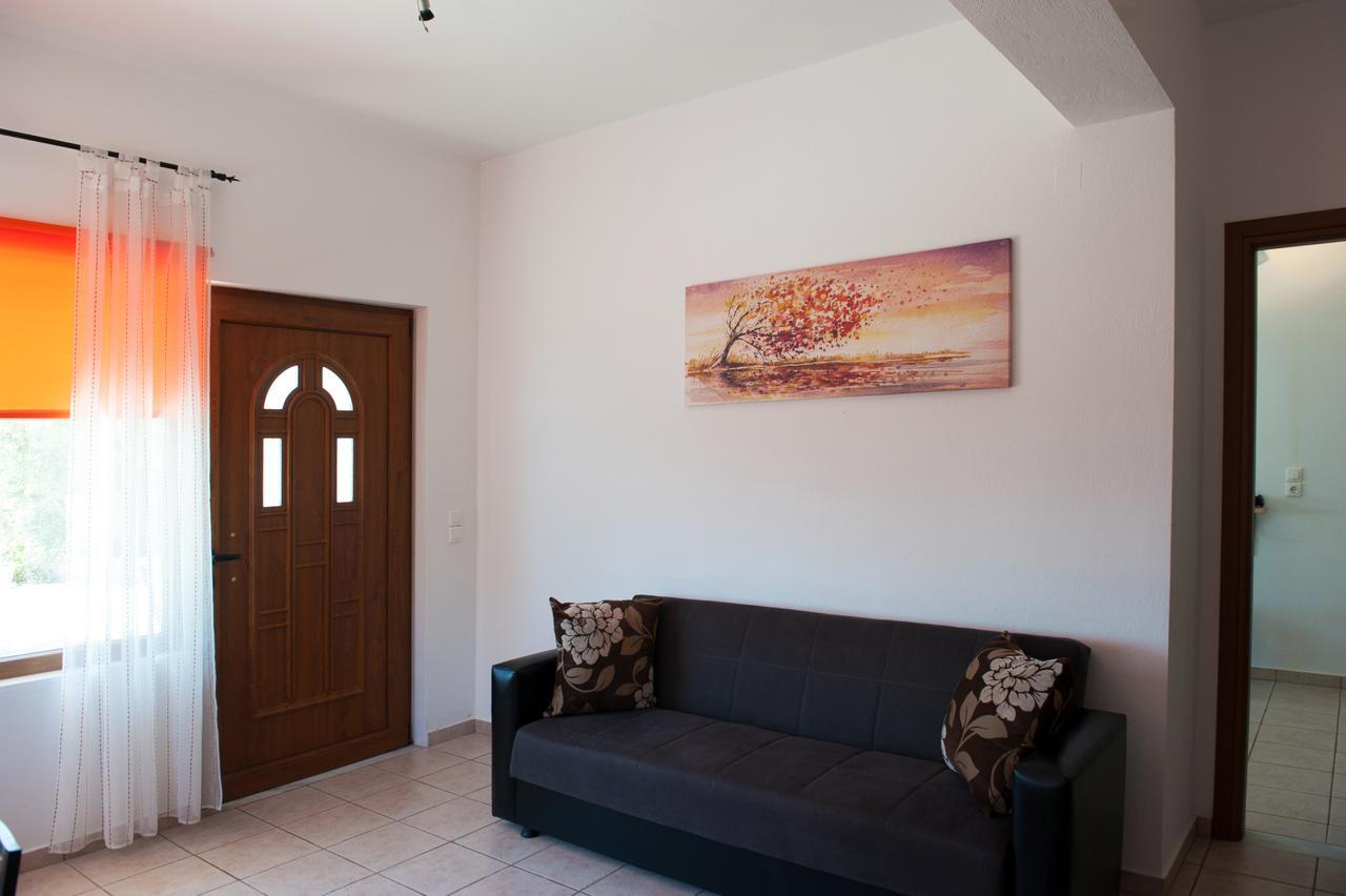Apartments Villa L&M Skiathos Kalivia  Bagian luar foto